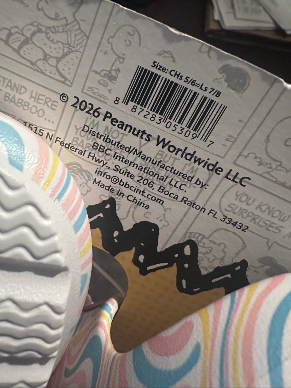 Peanuts Women’s' Snoopy Pink Swirl Slide Sandals - Picture 6 of 6